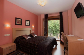 Отель Hotel HC Sigüenza  Сигуэнса